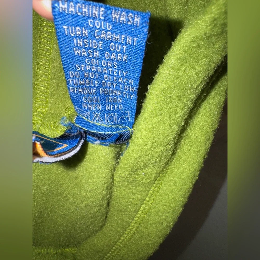 Vintage Winnie The Pooh Green With Yellow Fleece Pullover Hoodie Size Medium